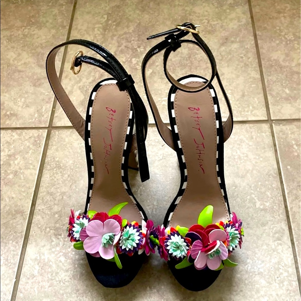 Adorable heels